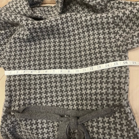 AV: ChiaraMente Women’s Wool Open Cardigan Sweater Houndstooth Gray Sz S Italy - Picture 8 of 8